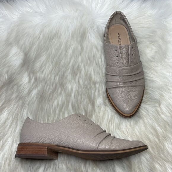 Kelsey Dagger Brookly Edison Ecru Flat Ruched Slip-On Oxford Sz 6 - Picture 1 of 6